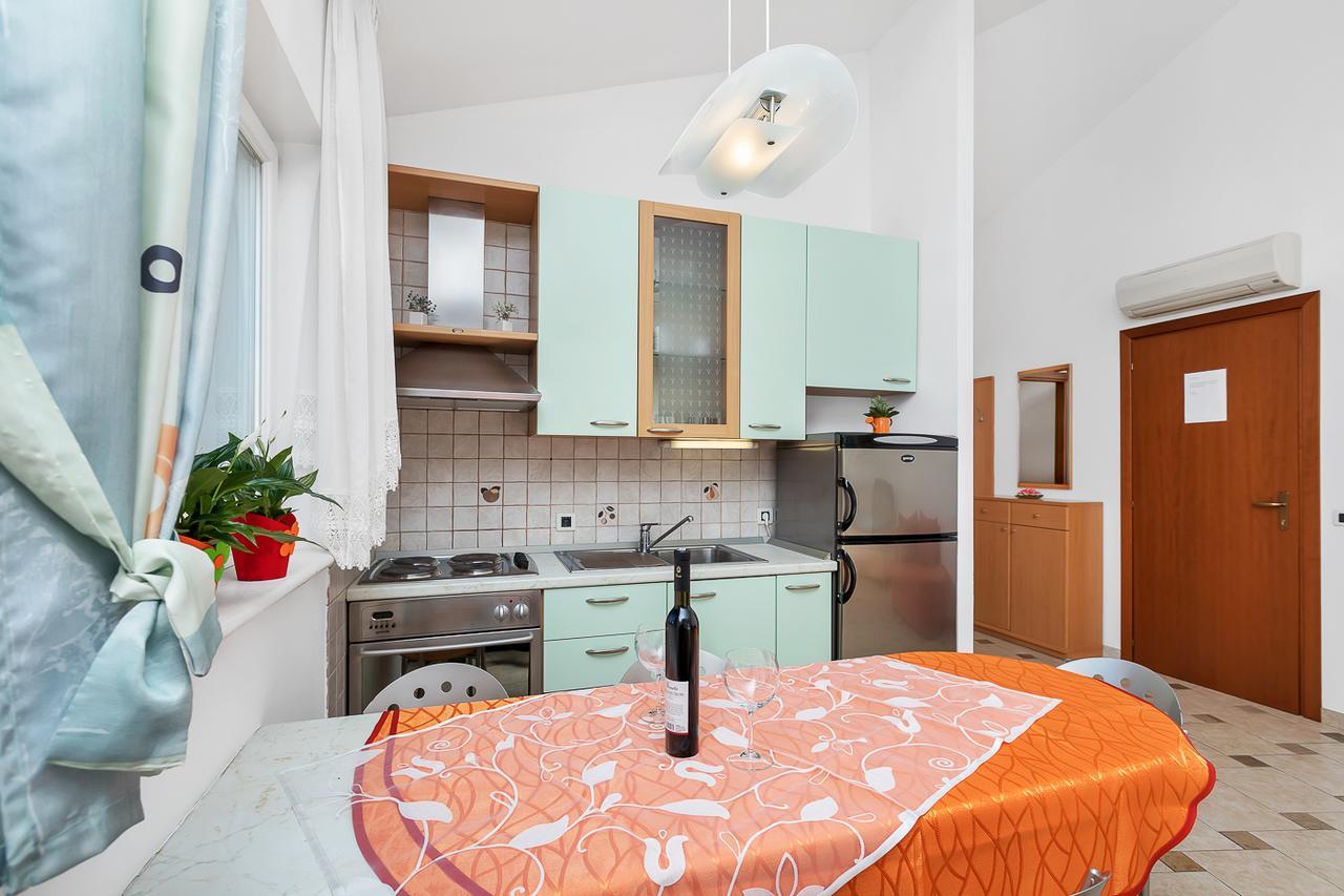 Apartment Ana *