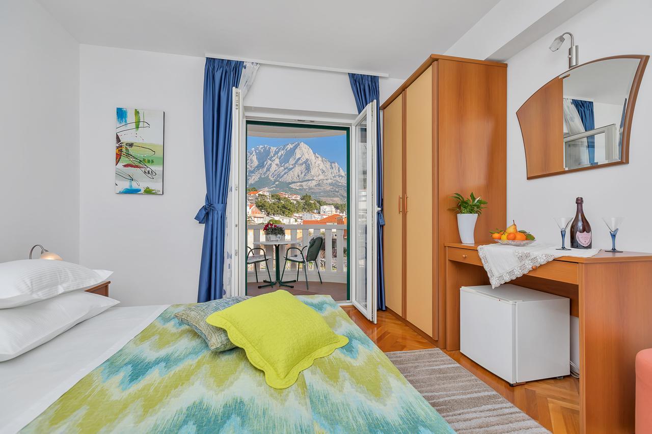 Apartment Ana *