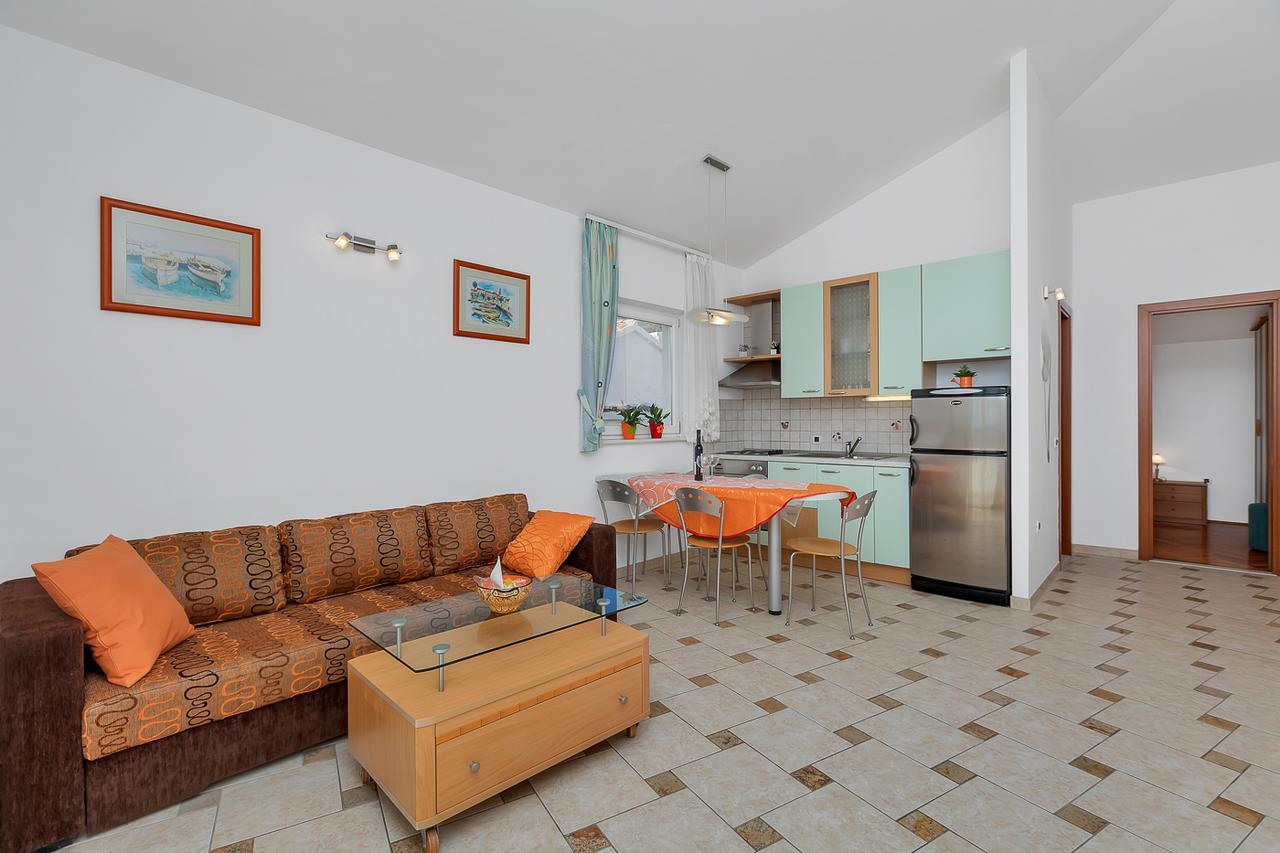 Ana Apartment *